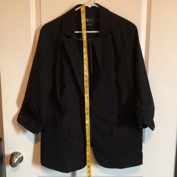 Torrid Studio Black Blazer Size 2 - Picture 2 of 7